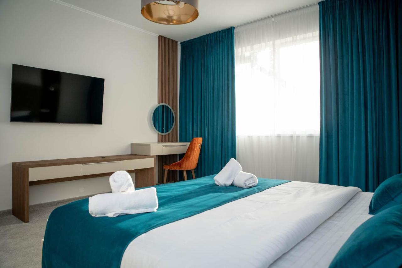 Unique Garden Hotel Брэила Экстерьер фото