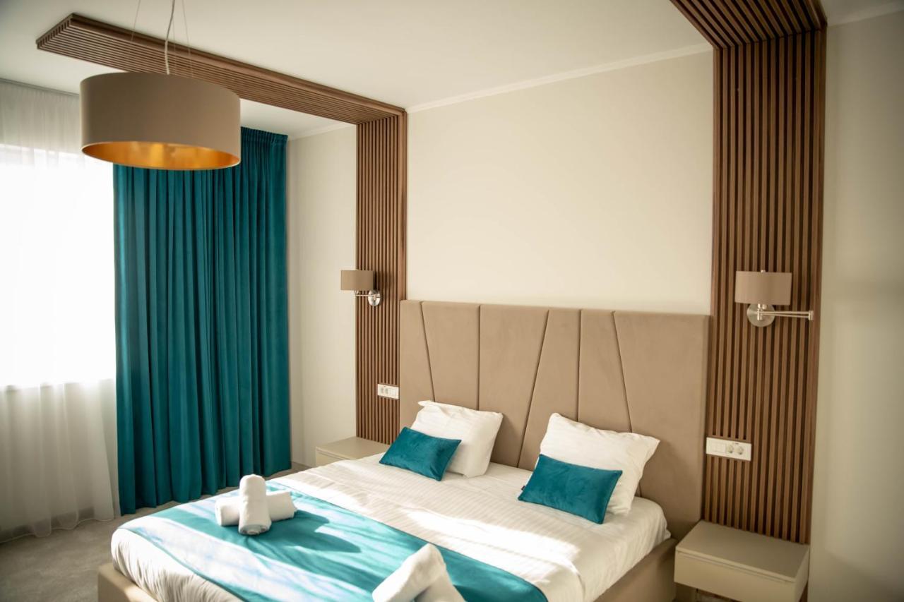 Unique Garden Hotel Брэила Экстерьер фото